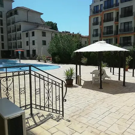 Destination Bulgaria 2000 Amadeus Lux Summer Private アパート サニービーチ